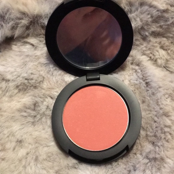 Younique moonstruck pressed blusher matte - Picture 3 of 3